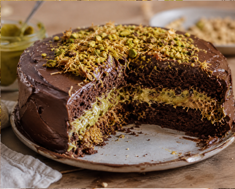 🍫💚 Dubai Chocolate Layer Cake